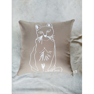 COJÍN GATO BEIGE LÍNEA BLANCA