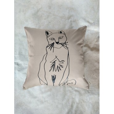 COJÍN GATO BEIGE LÍNEA NEGRA