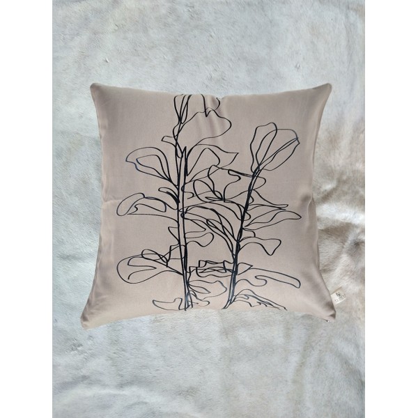 COJÍN PLANTA BEIGE LÍNEA NEGRA